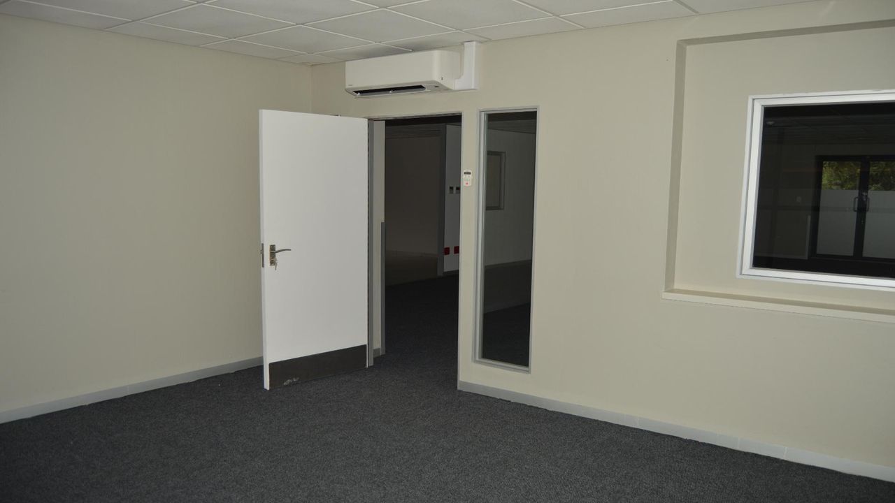 Photo 13 of 23