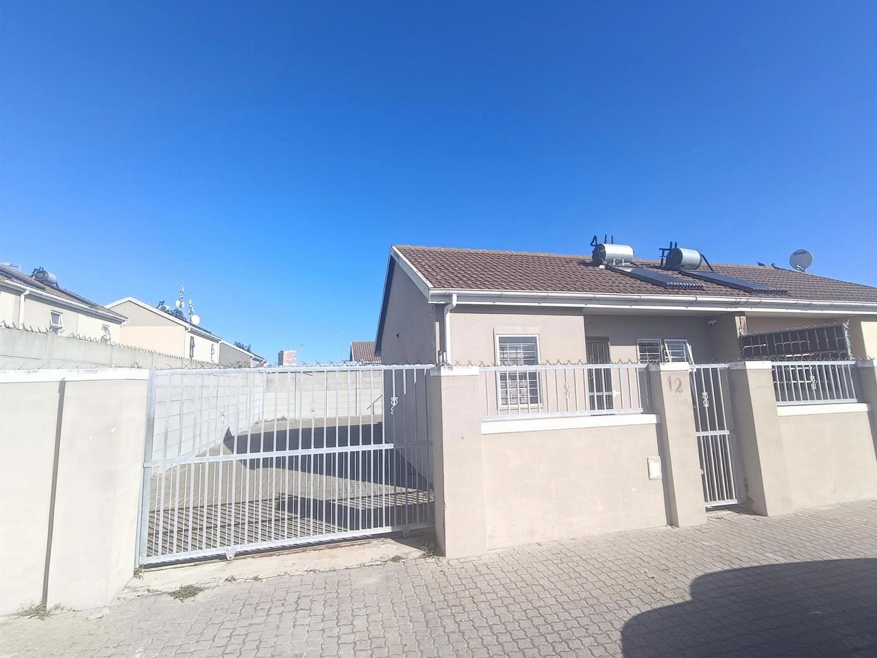 Photo of 2 Bedroom house for sale in Pelican Park, Cape Town