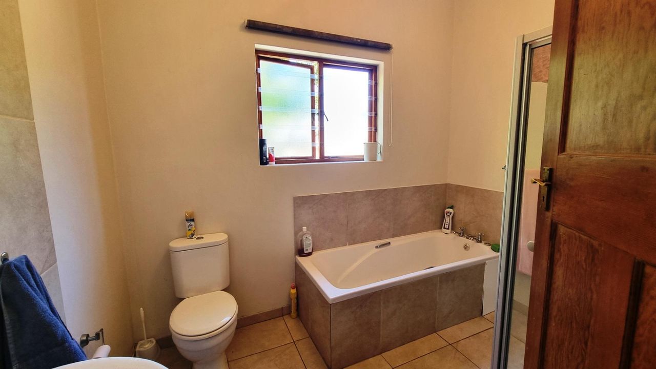 Photo of 3 Bedroom house to rent in Claremont, Cape Town