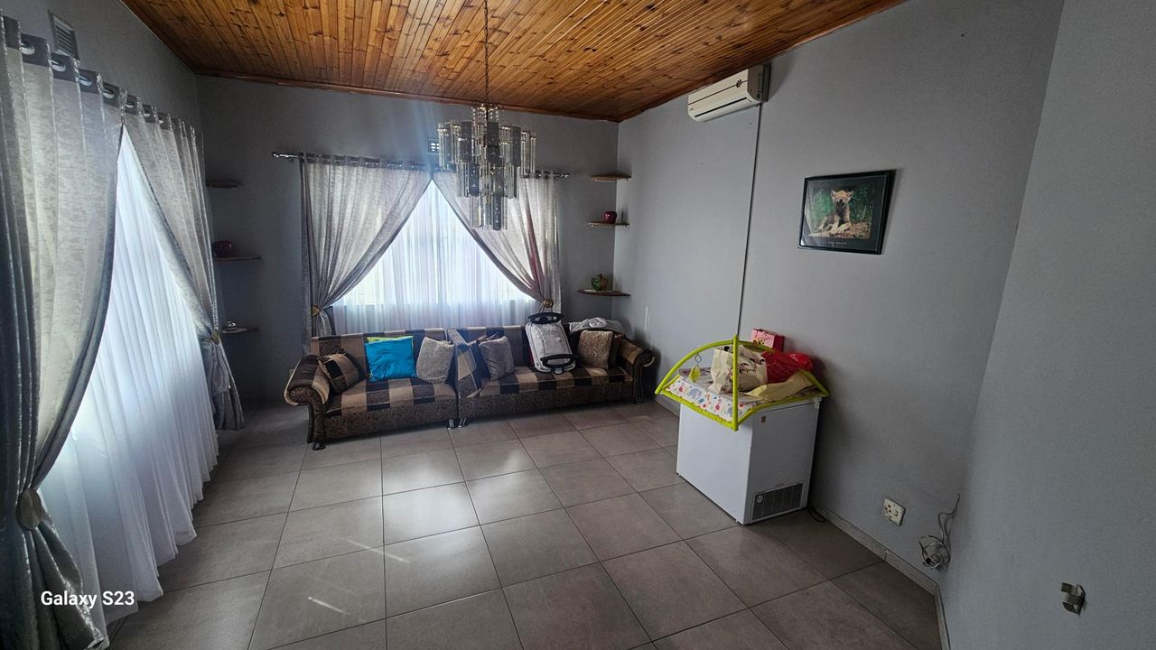 Photo 9 of 24