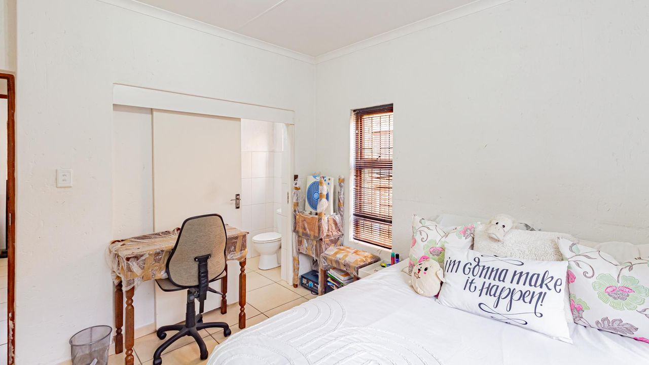 Photo of 3 Bedroom townhouse - sectional for sale in North Riding AH, Randburg