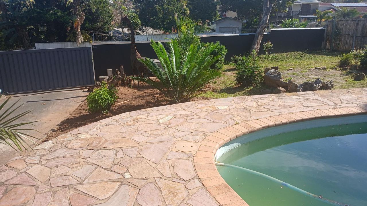 Photo 17 of 27