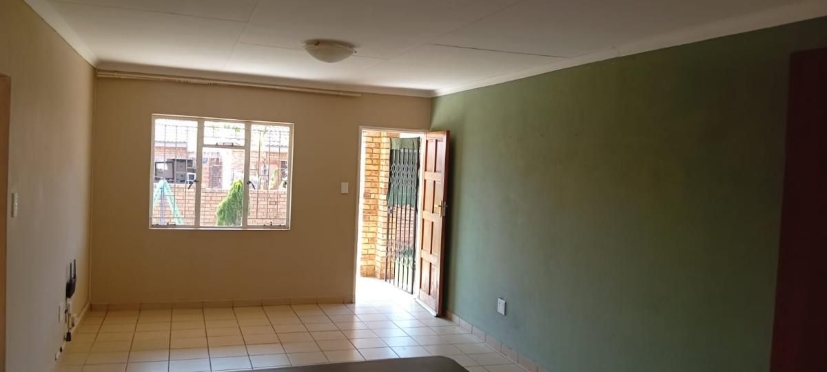 Photo 9 of 22