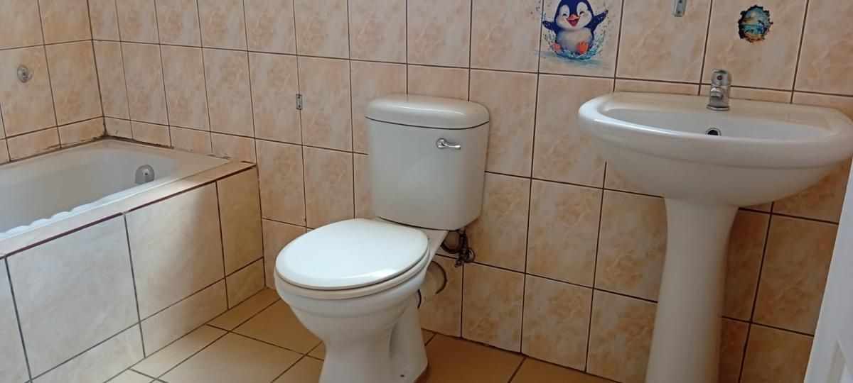 Photo 18 of 22