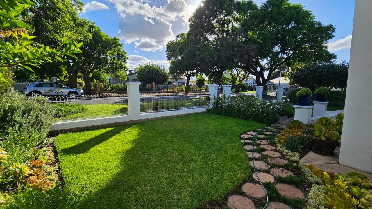 Photo 5 of 25