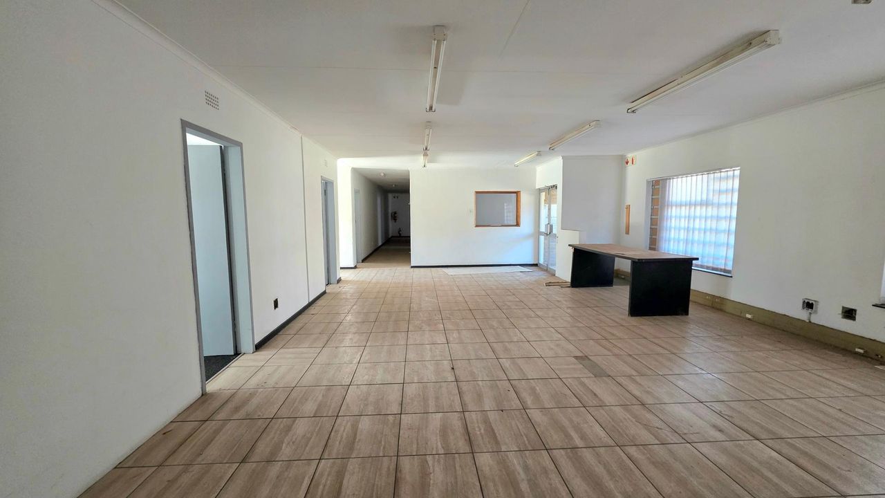 Photo 7 of 24