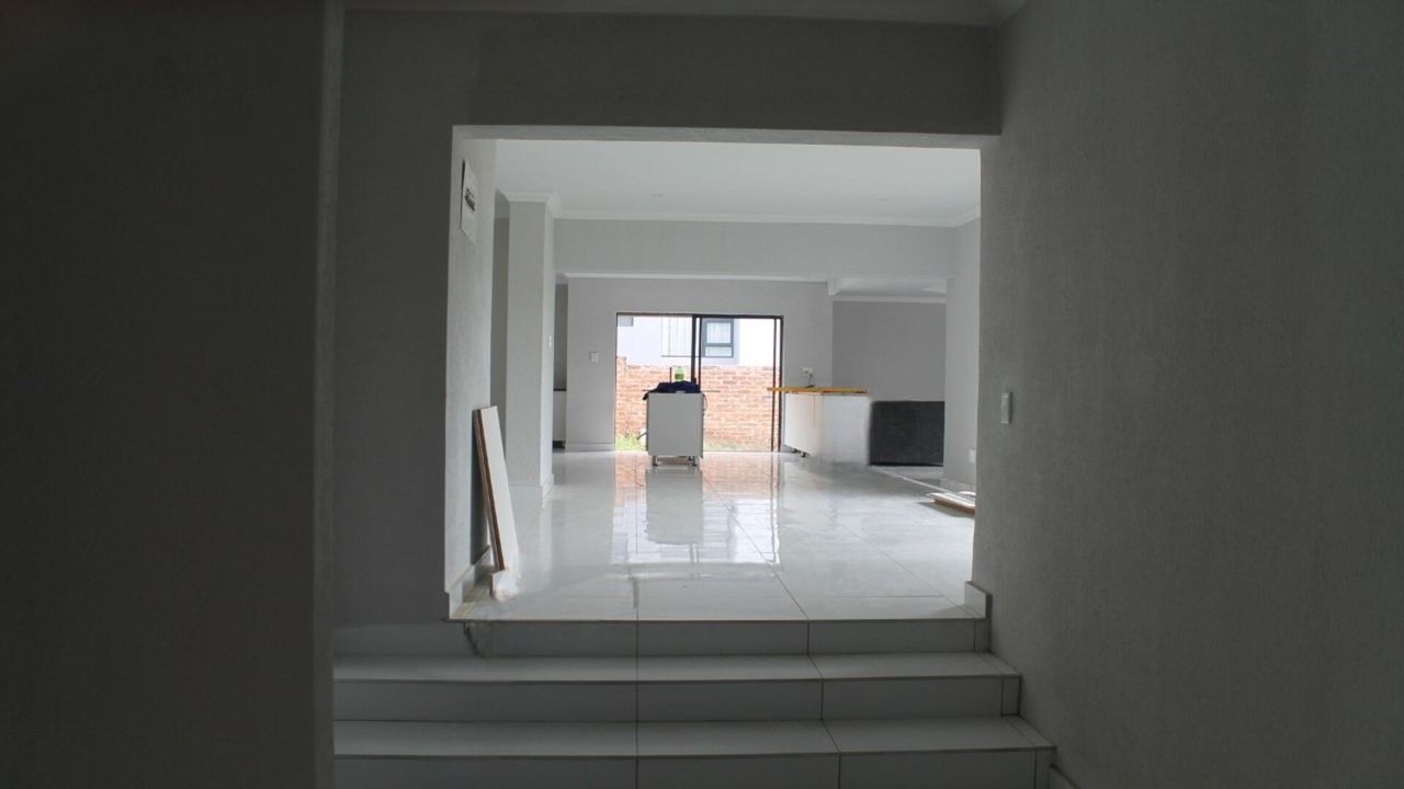 Photo 9 of 24