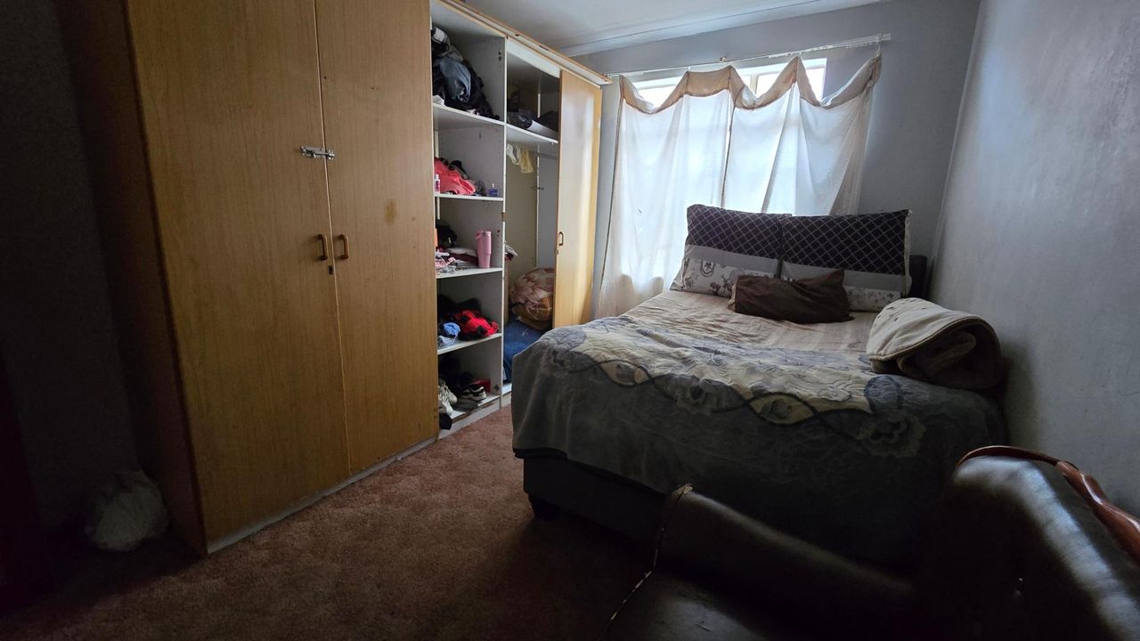 Photo 20 of 24