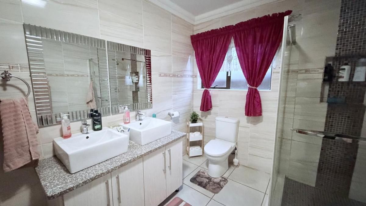 Photo of 4 Bedroom house for sale in Roberts Estate, Middelburg