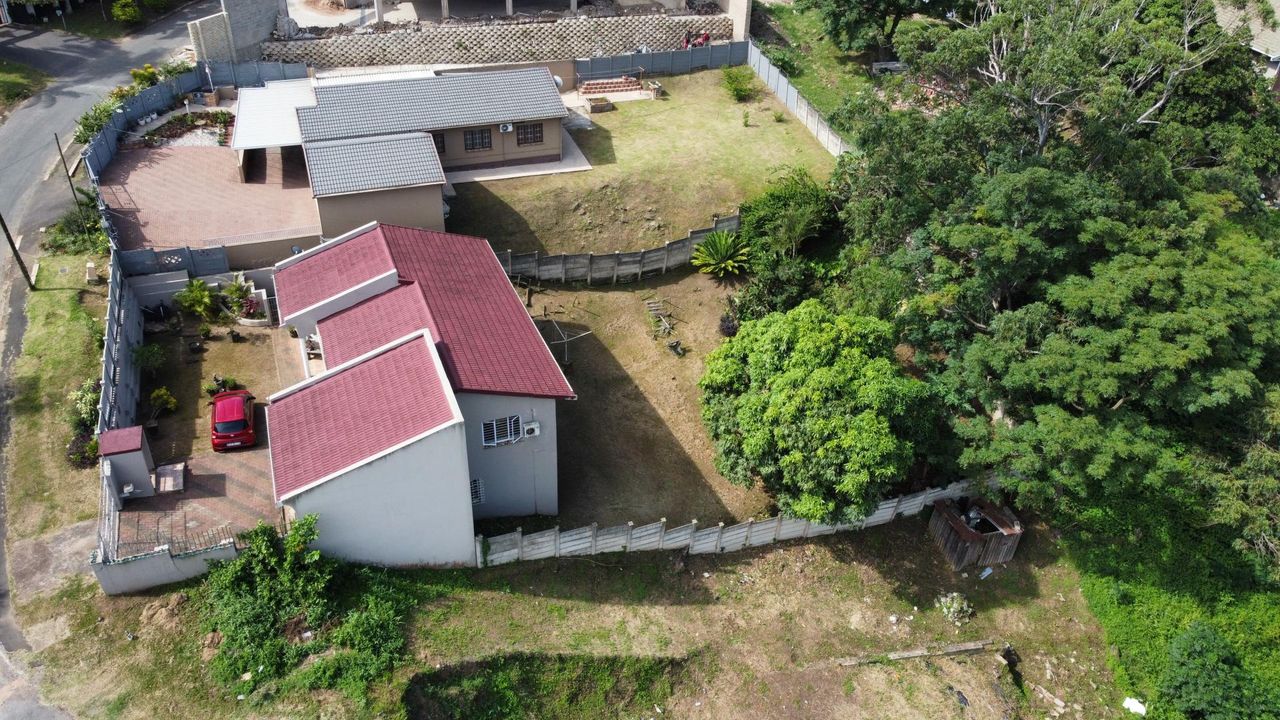 Photo 3 of 14