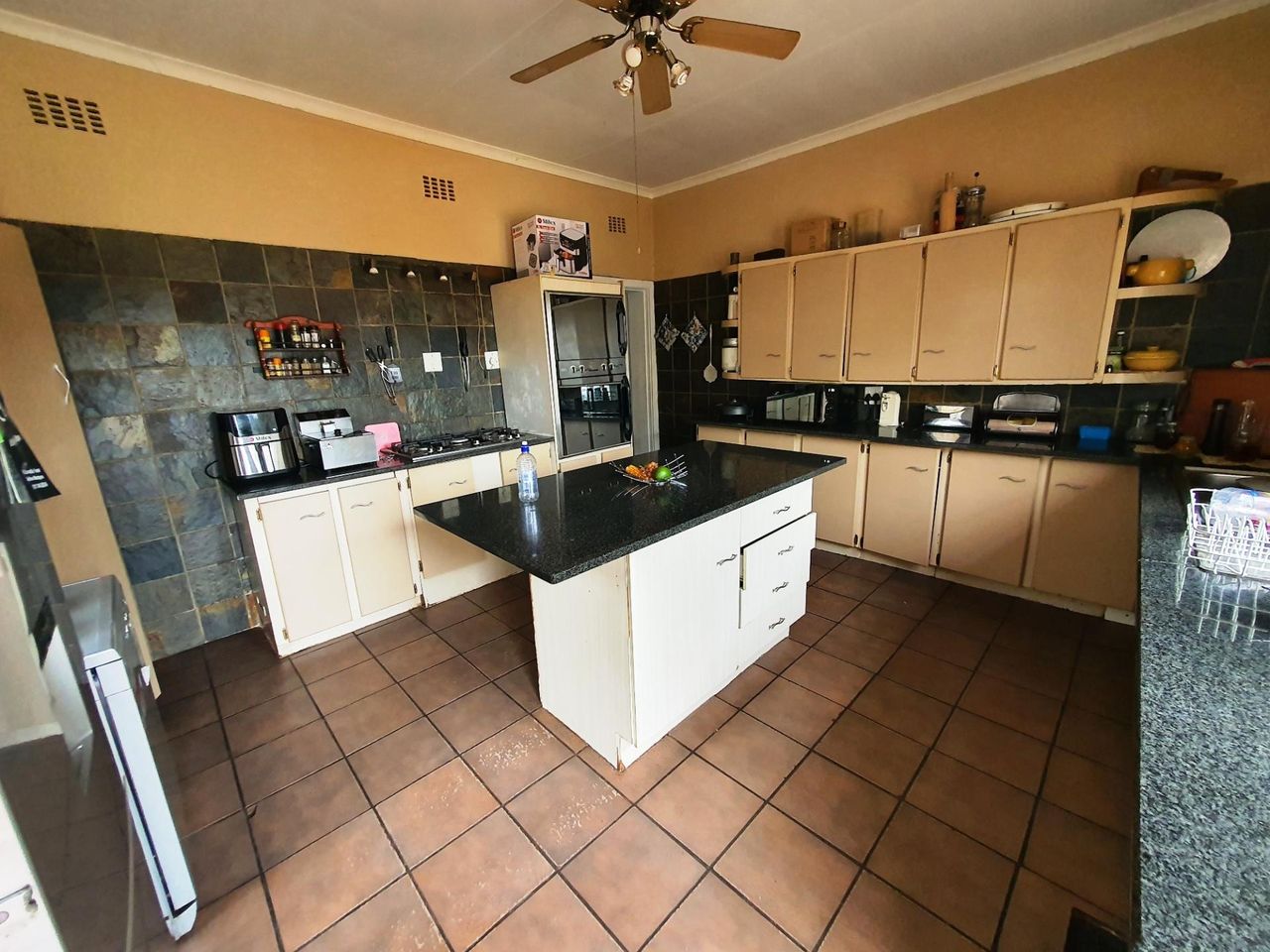 Photo 16 of 29