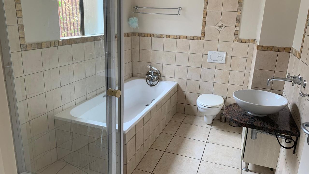 Photo 13 of 21