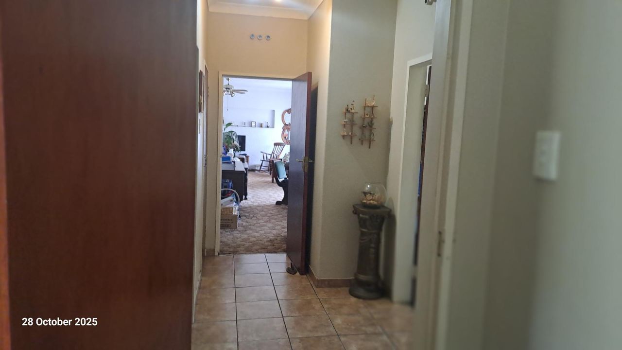 Photo 16 of 20