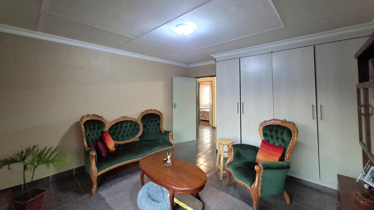 Photo 5 of 24