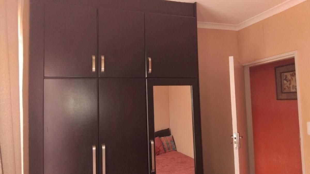 Photo 20 of 24