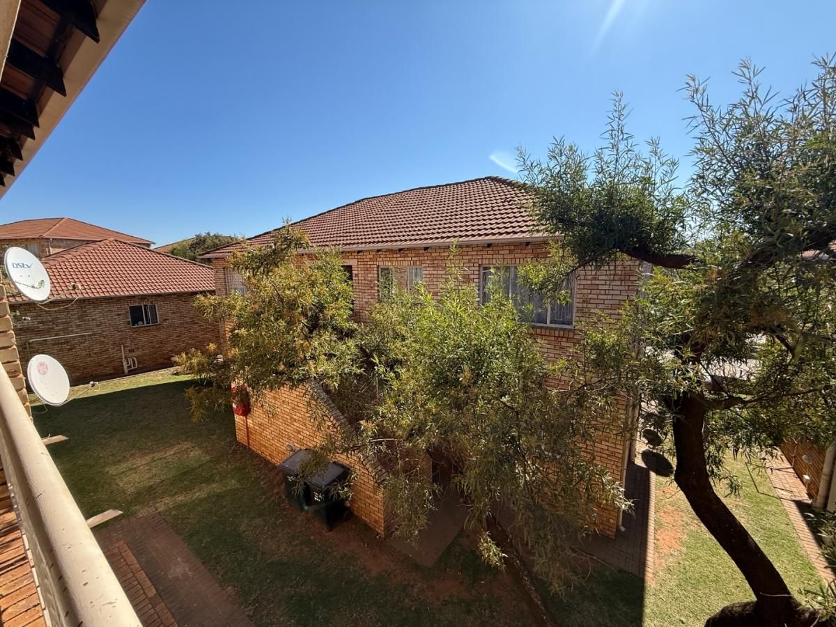 Photo of 2 Bedroom apartment for sale in Princess AH, Roodepoort