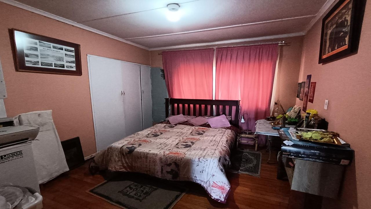 Photo 11 of 21