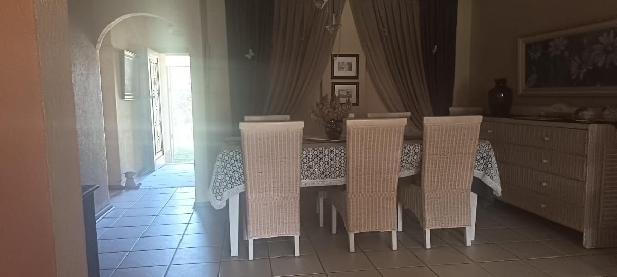 Photo 11 of 26