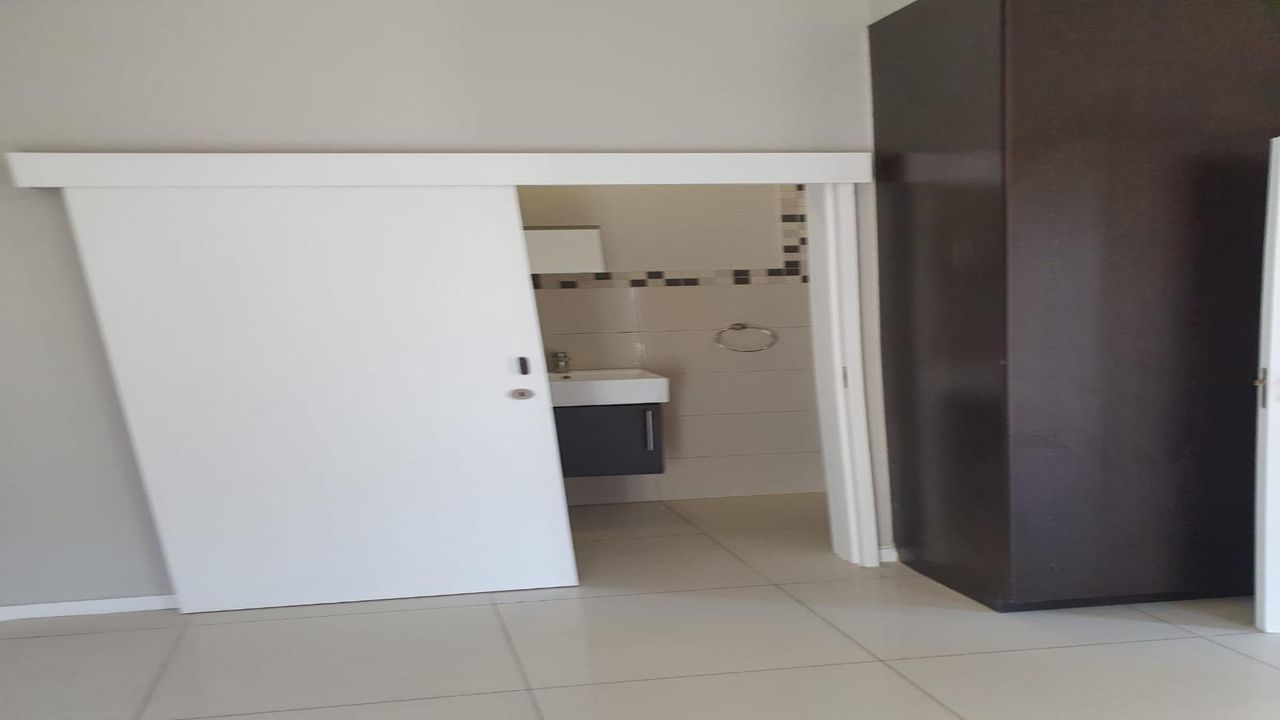 Photo 12 of 20
