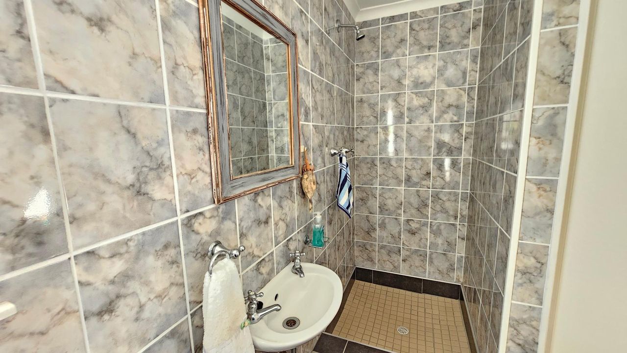 Photo 20 of 21