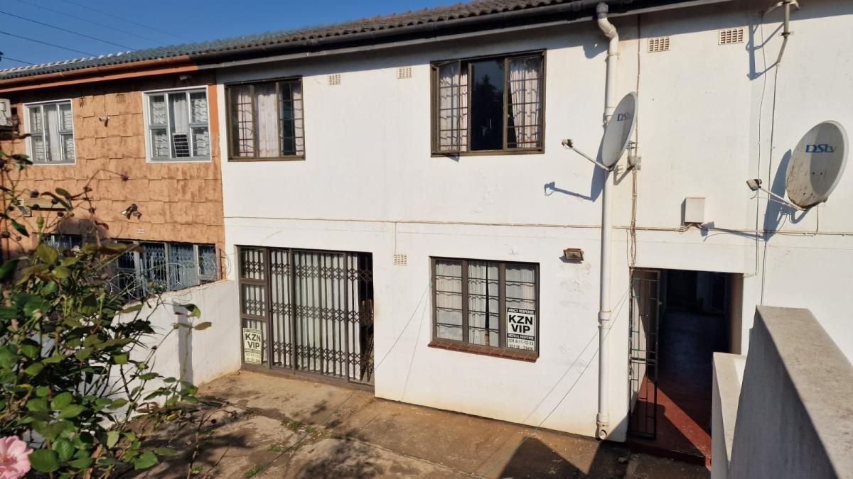 Photo of 3 Bedroom duplex townhouse - freehold for sale in Greenbury, Phoenix