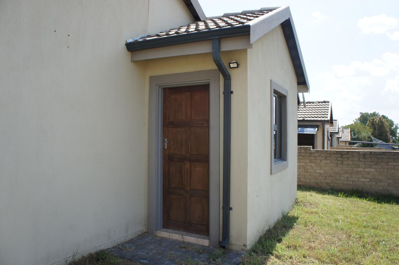 Photo 6 of 24
