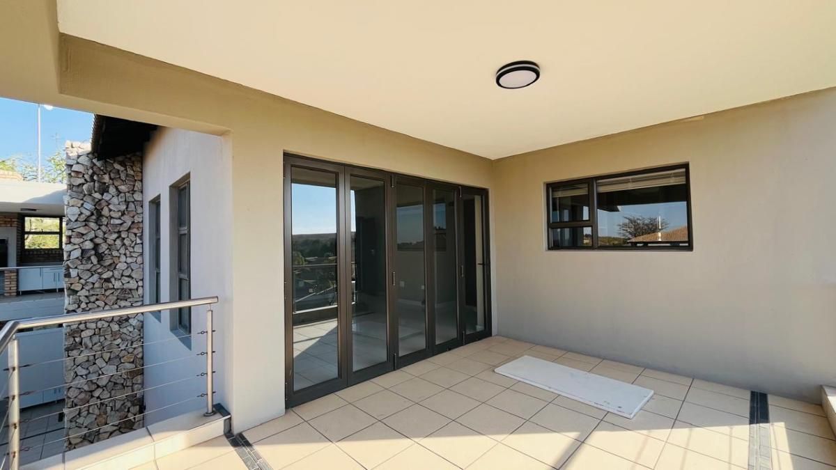 Photo of 3 Bedroom house to rent in Bankenveld Golf Estate, Witbank