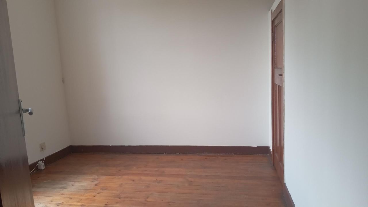 Photo 15 of 28