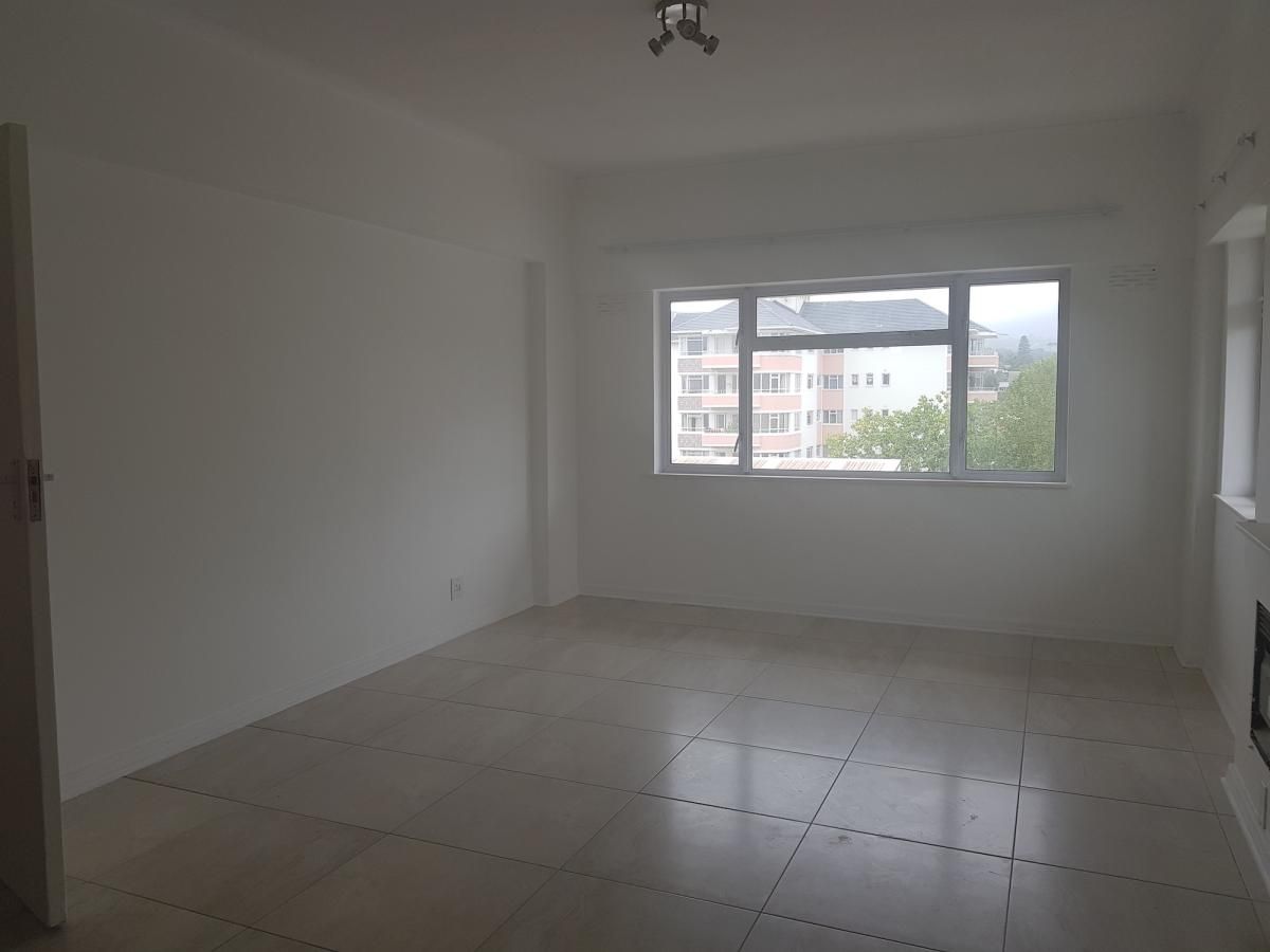 Photo 3 of 21