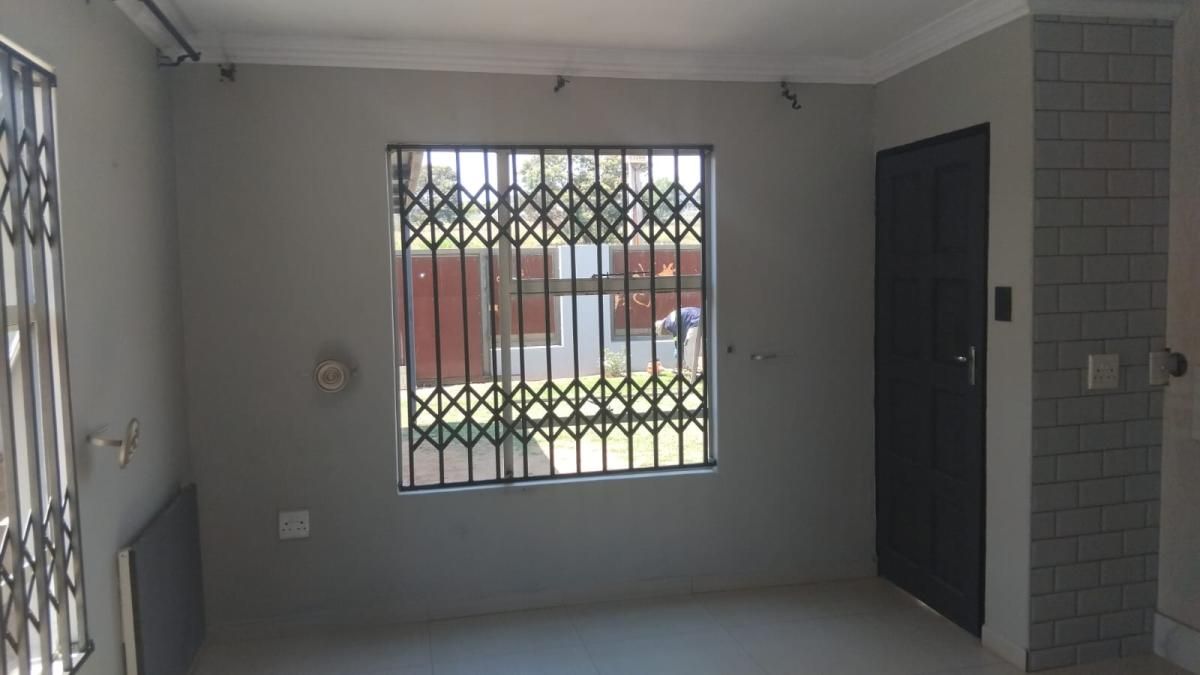 Photo 15 of 21