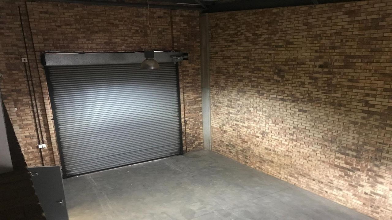 Photo 12 of 17