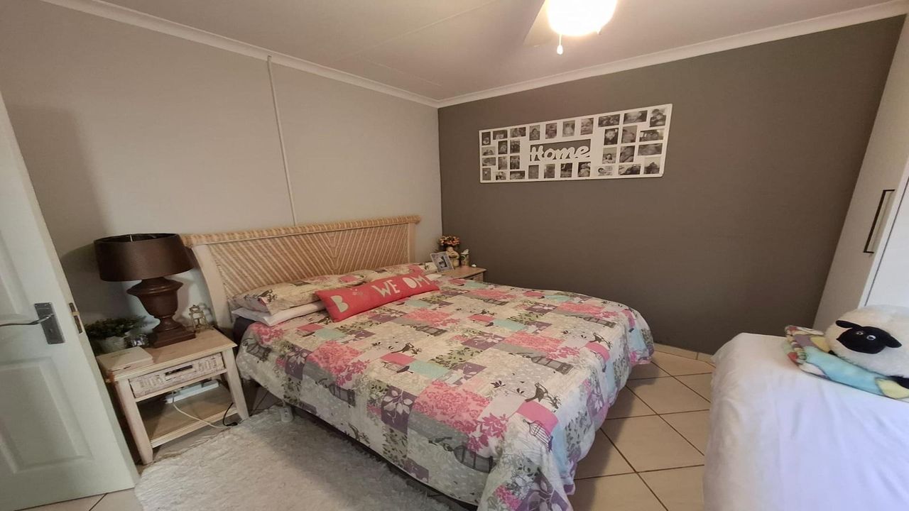 Photo 15 of 24