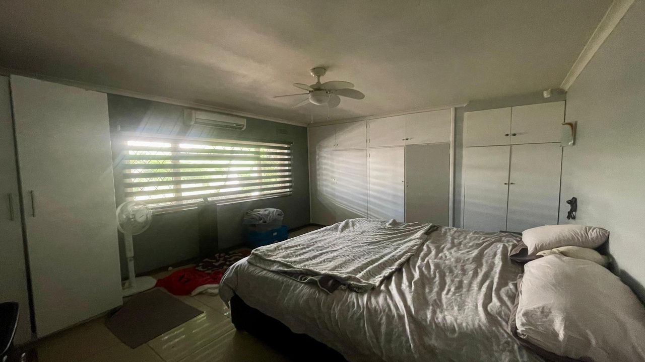 Photo 4 of 29