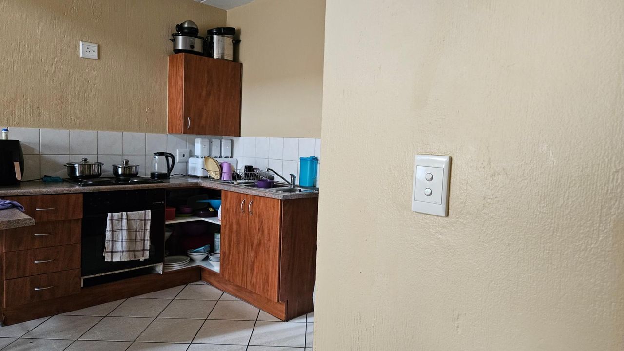 Photo 11 of 25