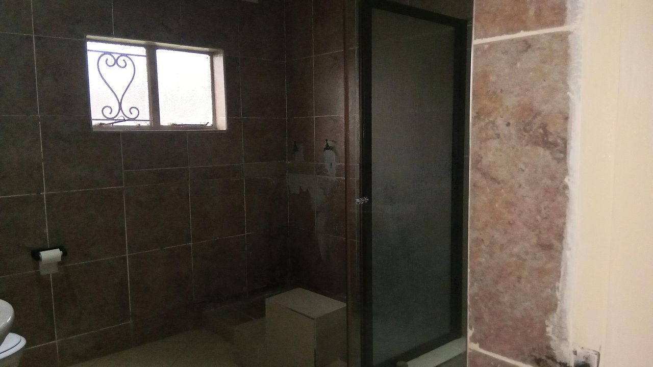 Photo 17 of 23