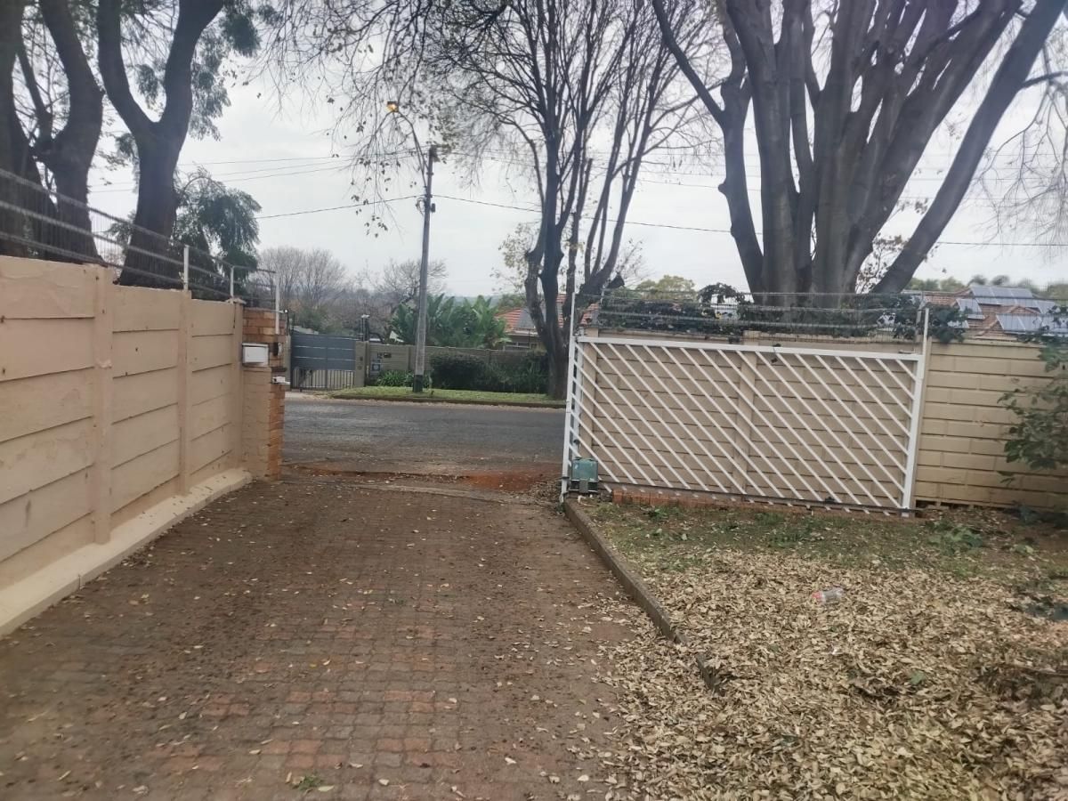Photo 5 of 25