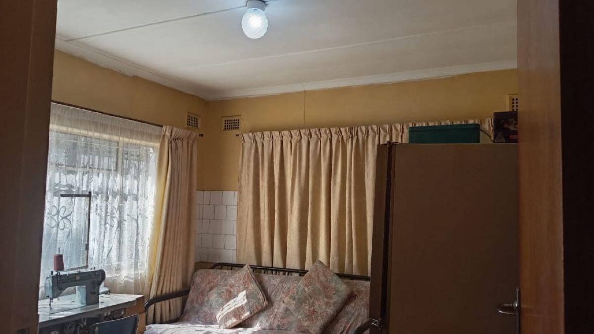 Photo 18 of 26