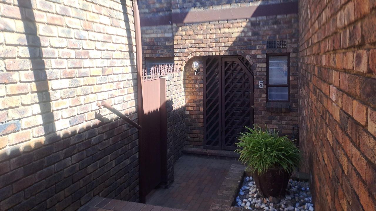 Photo 32 of 34