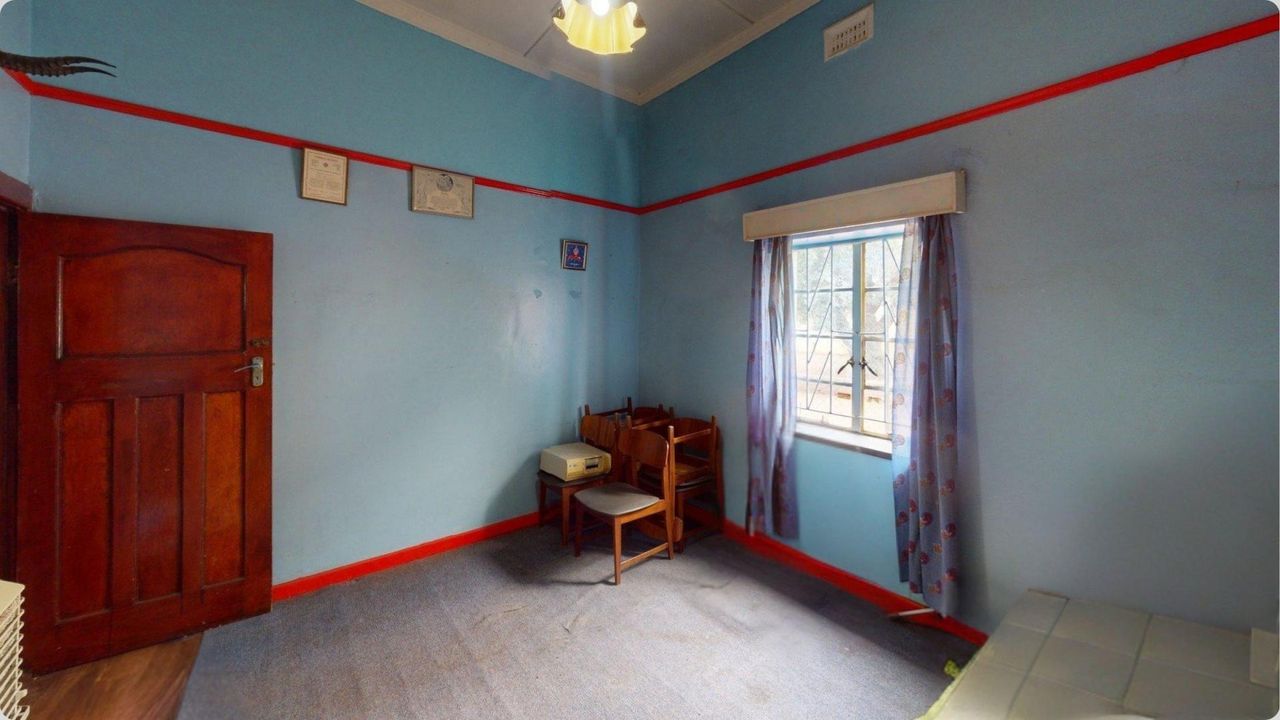 Photo 23 of 37
