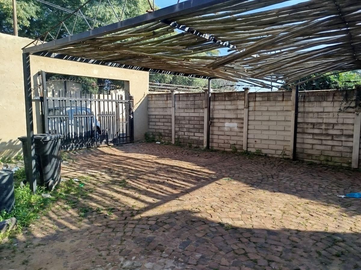 Photo 6 of 35