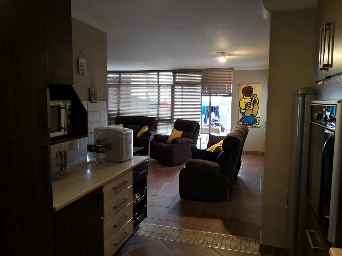 Photo 9 of 25