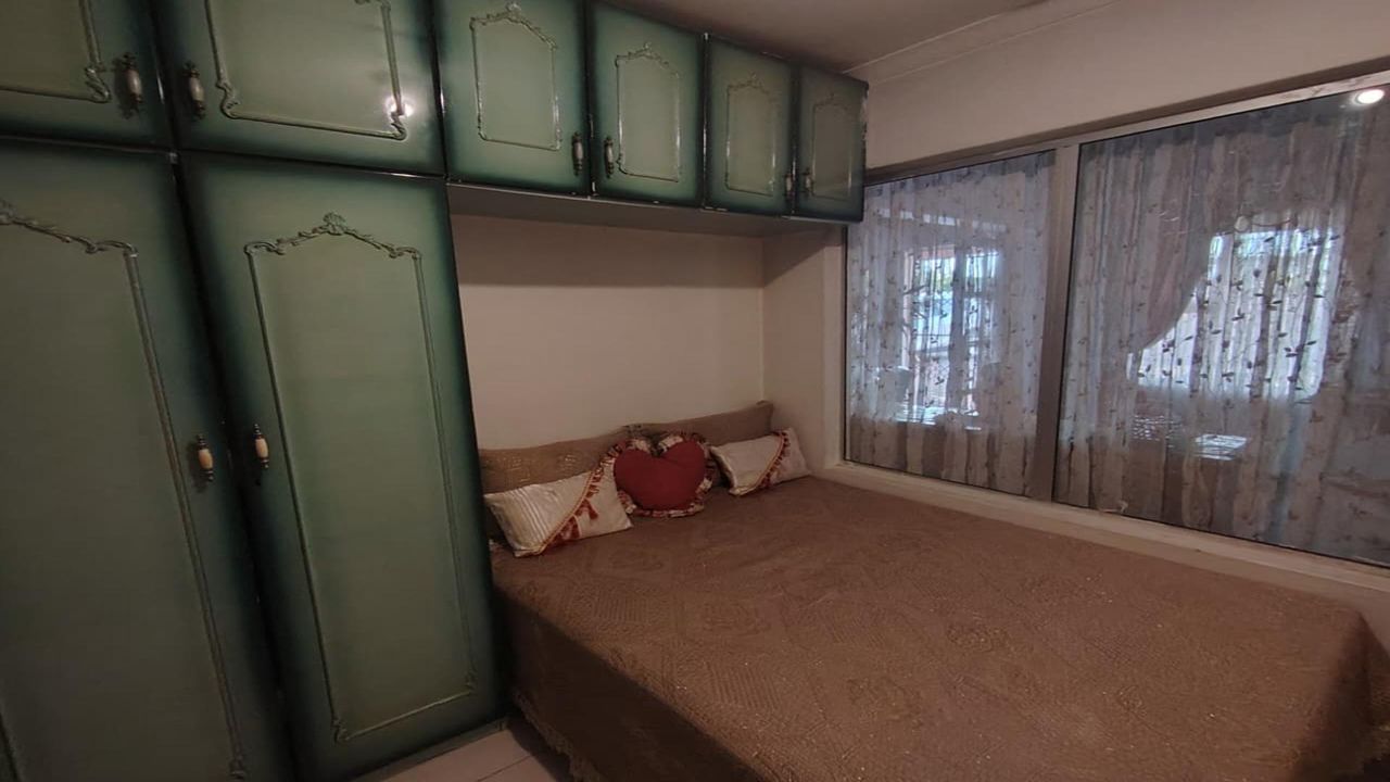 Photo 16 of 23