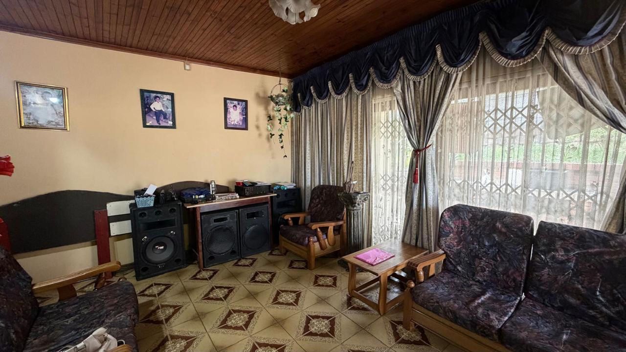 Photo 8 of 22