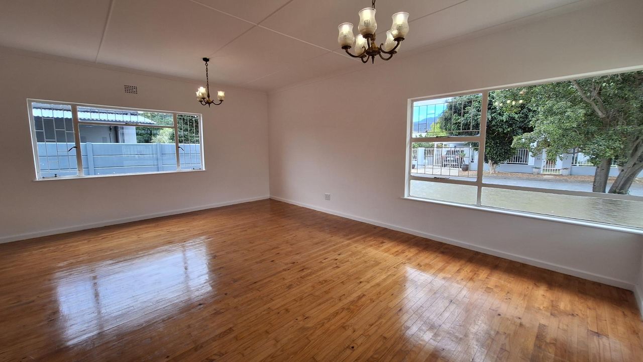Photo 7 of 20