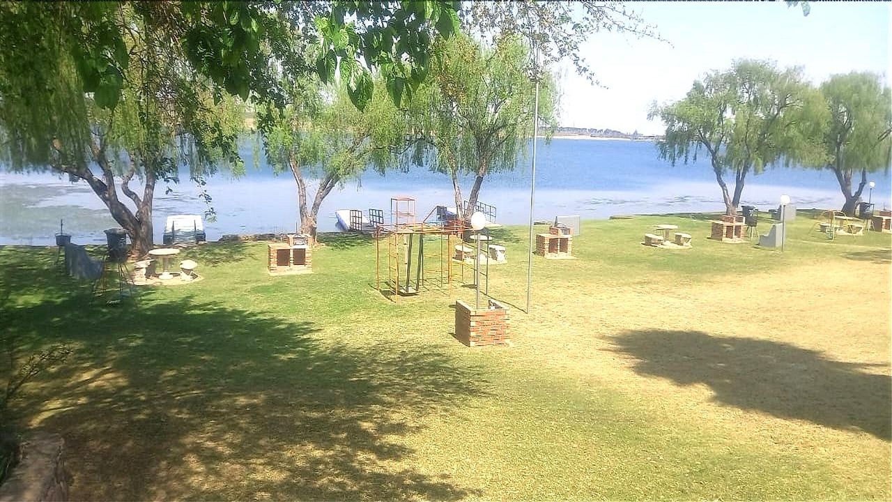 Photo 27 of 28