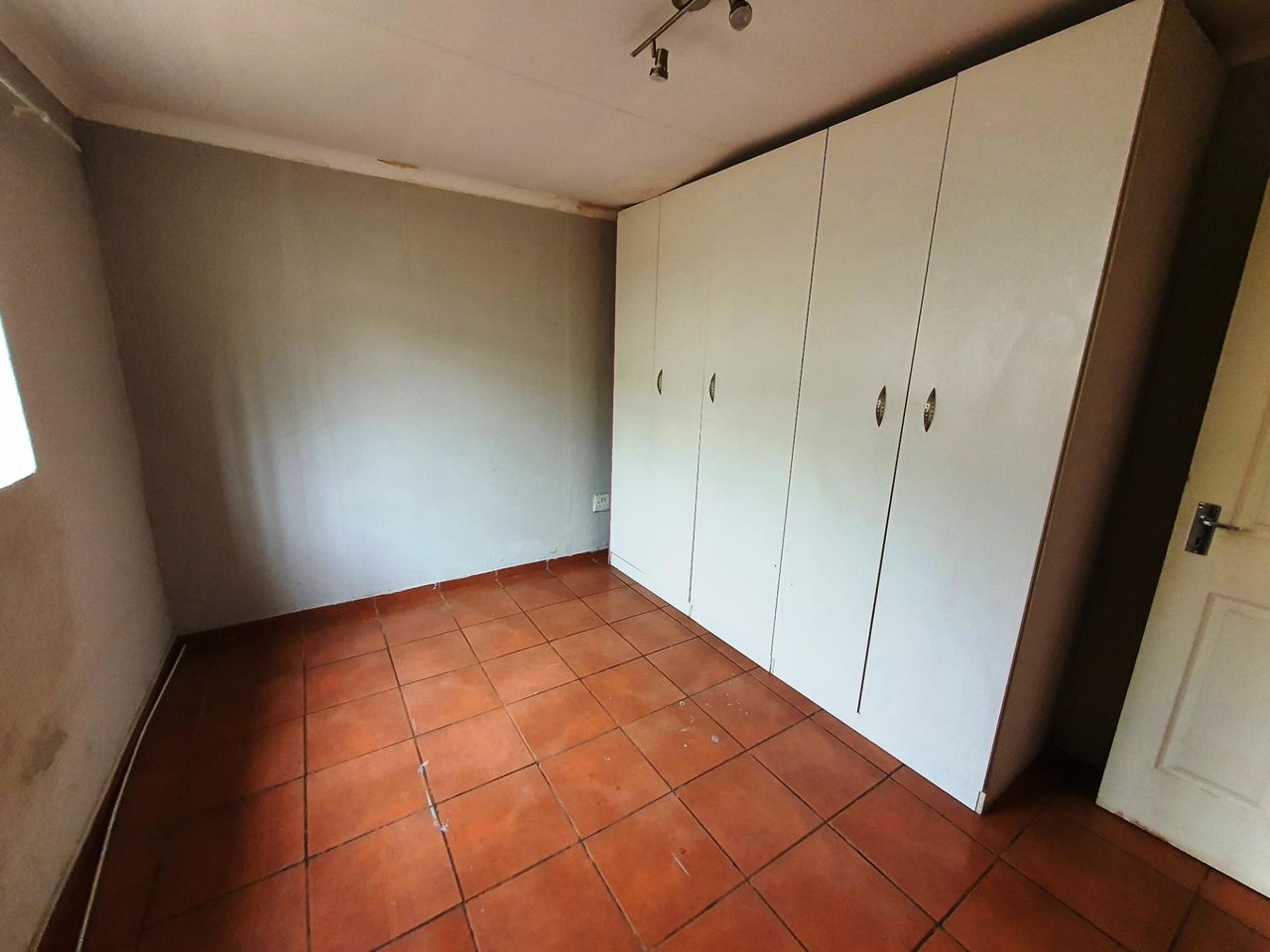 Photo 5 of 29