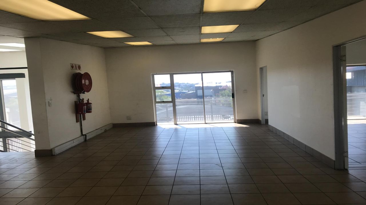 Photo 13 of 24