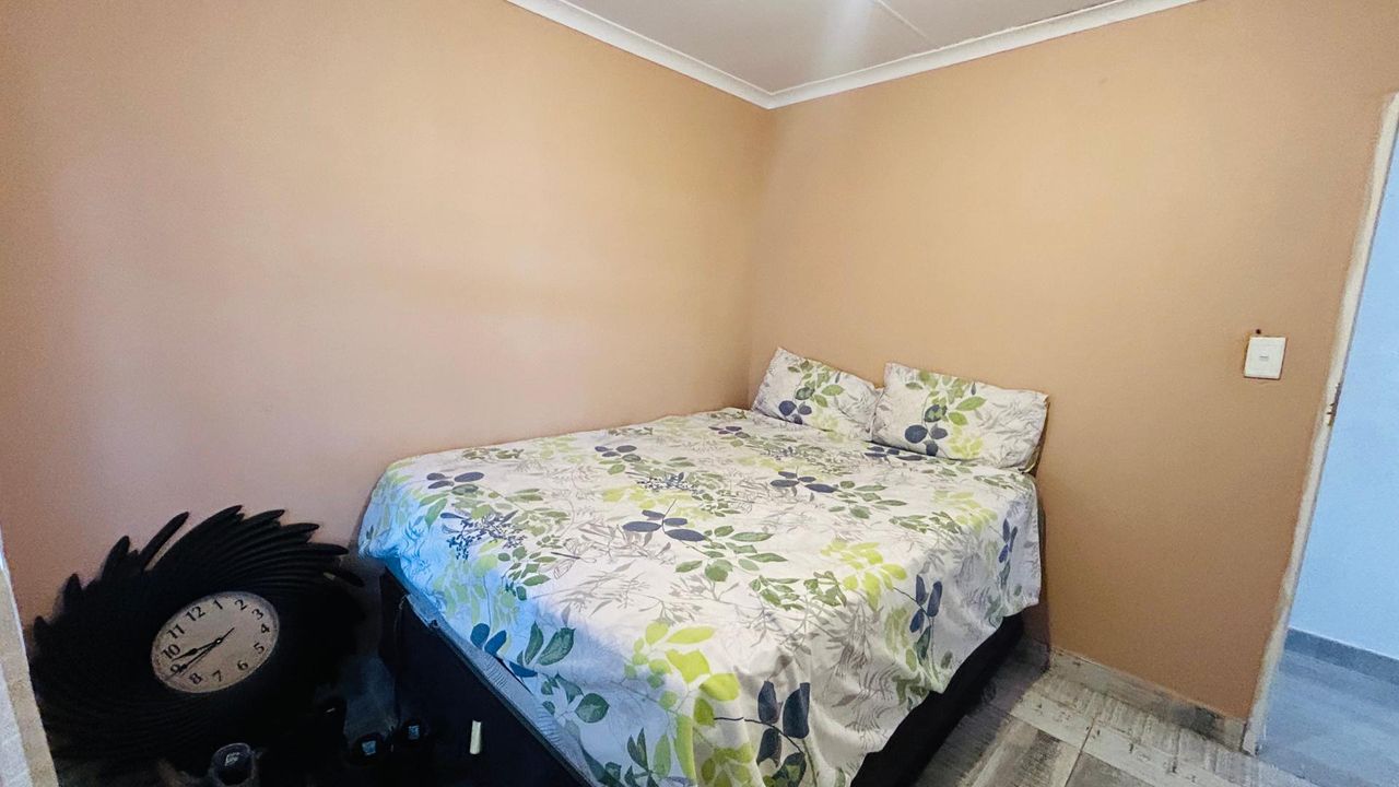 Photo 18 of 26