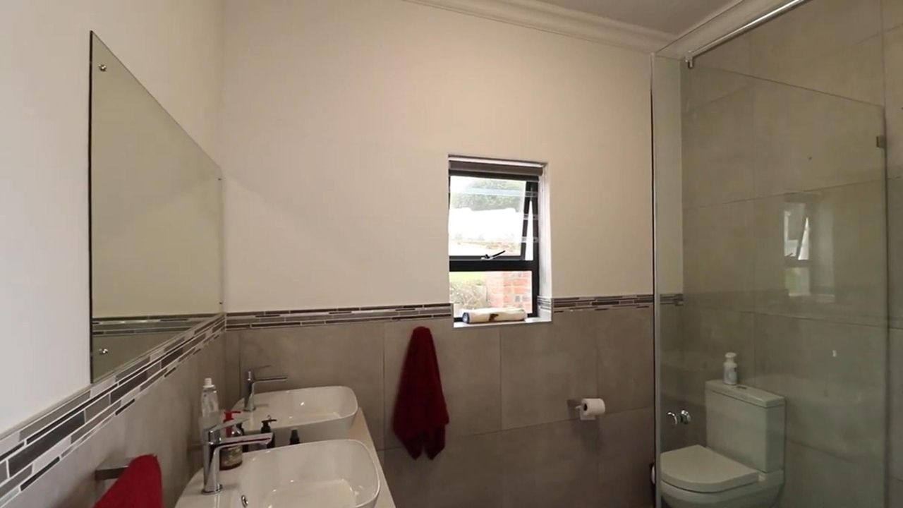 Photo 26 of 27