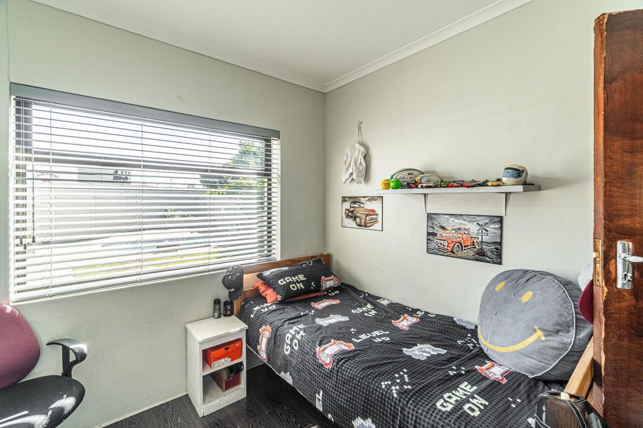 Photo 20 of 23